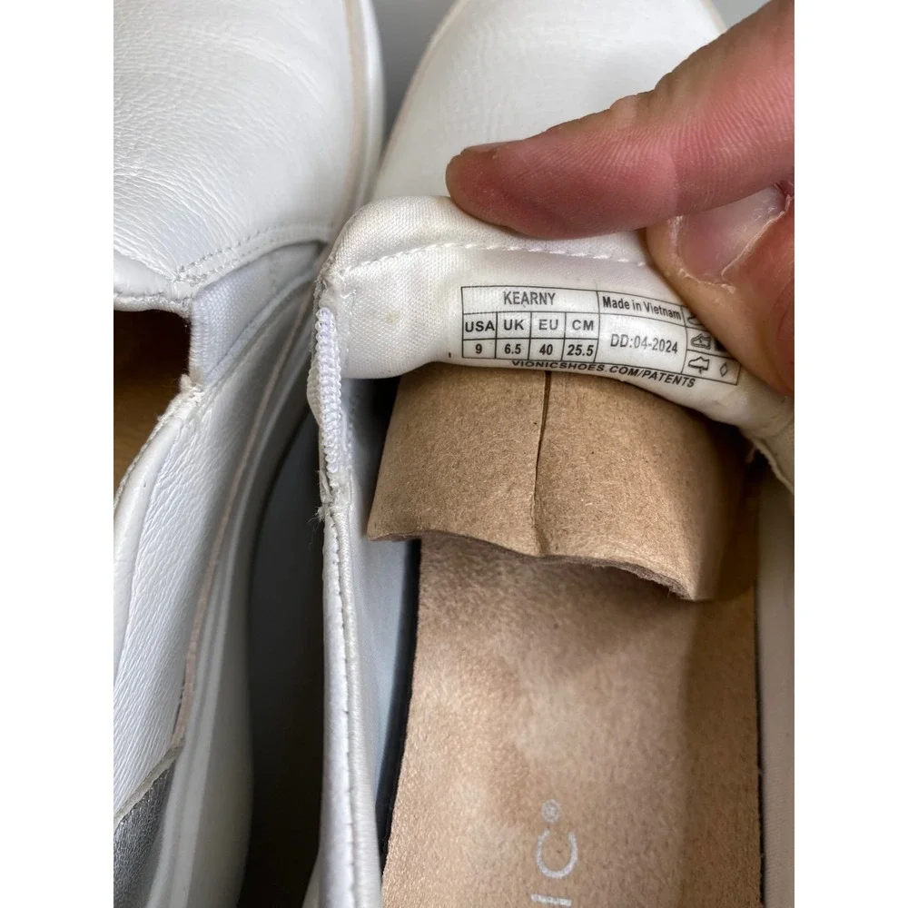 Vionic Kearny White Leather Slip On Sneakers Silver Metallic Heel Womens 9